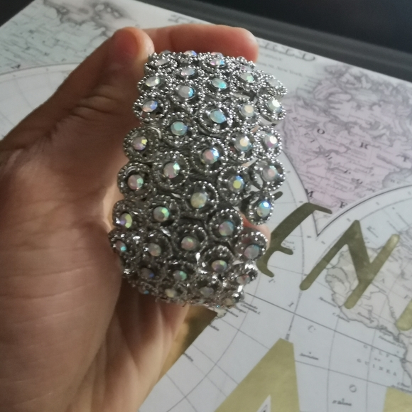 NEW AB crystal bangle - Picture 3 of 4